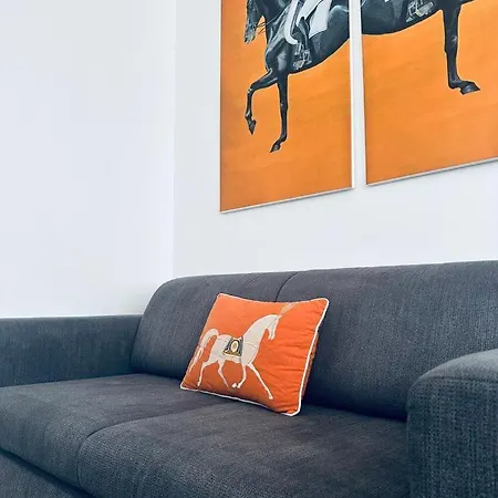 Center Apartment *