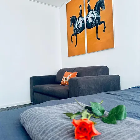 Center Apartment *